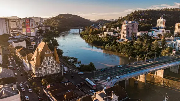 Blumenau 2026: a Cidade Industrial Que o Investidor Subestima