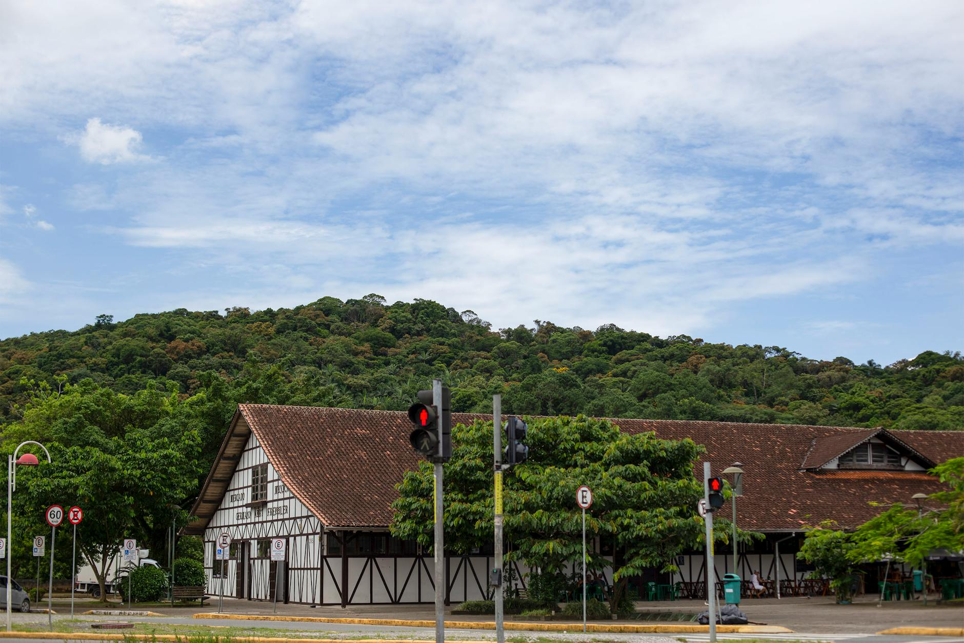 Centro Joinville 2026: Repovoamento Residencial Pós-Revitalização