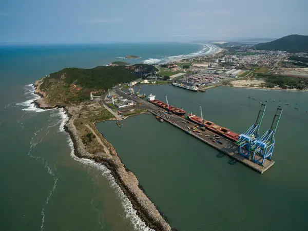 Custo de Vida em Itajaí 2026: o Porto Que Sustenta o Aluguel da Cidade